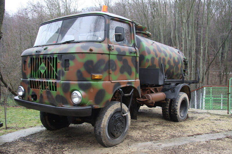 Illustration for article titled I Shit You Not, My Uncle Got This East-German Vacuum Truck For $880